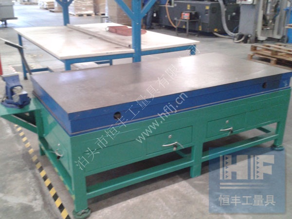 钳工工作台